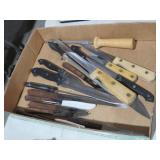 COLLECTION OF KITCHEN KNIVES