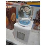 AVON PRECIOUS MOMENTS MUSICAL GLASS GLOBE