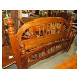 BROYHILL QUEEN BED WITH RAILS