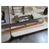 COLLECTION OF ARROWS & QUIVER