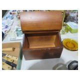 ANTIQUE WOOD JEWELRY BOX