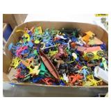 COLL OF PLASTIC ARMY MEN, HORSES, MISC