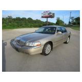 2003 LINCOLN SIGNATURE TOWN CAR