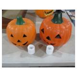 2 CERAMIC TEALIGHT PUMPKINS / BATTERY CANDLES