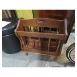 VTG WOOD MAGAZINE RACK