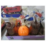 COLLECTION  OF TOWELS AND PUMPKINS