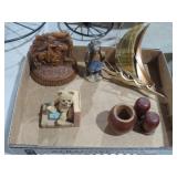COLLECTION OF BEAR FIGURINE, S&P, MISC
