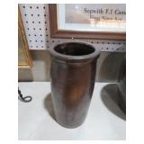 ANTIQUE BROWN CROCK HAS CHIPPING