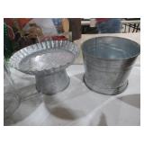 2 METAL CAKE STAND AND BUCKET