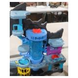 FISHER PRICE BAT-TECH BAT CAVE PLAY SET