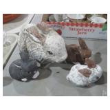 CONCRETE VINTAGE MOTHER RABBIT & 2 BABIES
