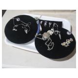 COLLECTION OF RINGS AND JEWELRY