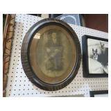 ANTIQUE OVAL FRAMED MANS PORTRAIT