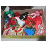 20 VTG PLASTIC COOKIE CUTTERS