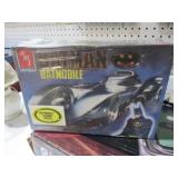 AMT ERTL BATMAN BATMOBILE MODEL KIT