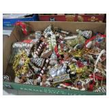 COLLECTION OF VINTAGE CHRISTMAS ORNAMENTS