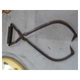 ANTIQUE METAL ICE TONGS