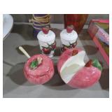 VTG APPLE S/P SHAKERS,NAPKIN HOLDER & SUGAR DISH