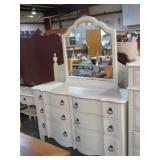 BASSETT SOLID WOOD 6 DRAWER DRESSER WITH MIRROR