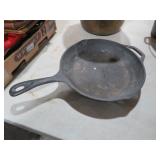 CAST IRON LODGE SKILLET