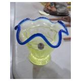 FENTON URANIUM VASE