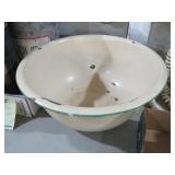 VINATGE ENAMEL GREEN RIBBED BOWL