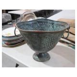 METAL GRAPE THEMED PLANTER