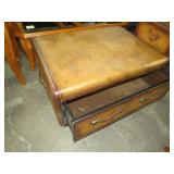 WORLD MAP WITH SLIDE OUT DRAWER CENTER TABLE