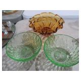 GLASS BOWLS, 2 AMBER & GREEN