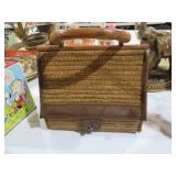 UNIQUE VIN STEEPLE STYLE PURSE WITH WOOD HANDLE