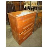 VTG 4 DR WOOD CHEST