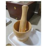 WOOD MORTAR AND PESTLE