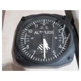 AIRPLANE ALTITUDE GAUGE BATTERY
