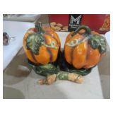 SET OF FALL PUMPKIN S & P SHAKERS WITH HOLDER