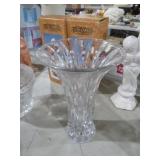 LRG HEAVY CRYSTAL GLASS VASE