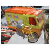 1971 BARBIE CAMPER WITH BICYCLE ACCESORIES