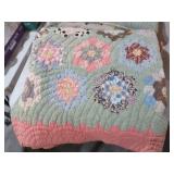 VINTAGE BOW QUILT