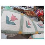 VINTAGE TULIP PATTERN QUILT SOME WEAR