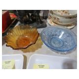 BLUE AND AMBER VINTAGE INDIANA  AND CARNIVAL BOWLS