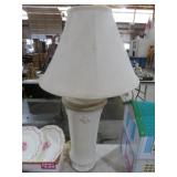 NEOCLASSICAL URN STAGE LAMP