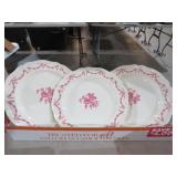 (3) WILLIAMSBURG WEDGWOOD HUSK PLATES