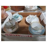 COLLECTION OF VINTAGE TEACUPS AND SAUCERS