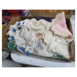 COLLECTION OF LINENS