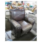 NICELY USED CLEAN LEATHER RECLINER