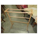 VTG WOOD QUILT RACK