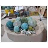 DECOR LEAF TRAY WITH BLUE DECOR