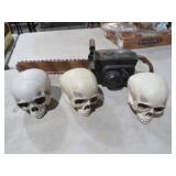 SKULLS AND CHAIN SAW WITH SOUND EFFECT