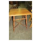 SPINDLE BASE OAK TABLE