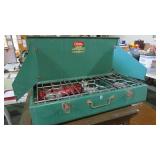 COLEMAN 3 BURNER CAMP STOVE