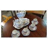 14 PC BLUE/WHITE ROSE CHOCOLATE SET